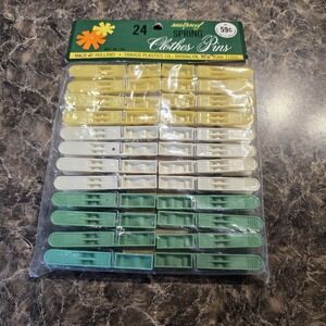 Vintage Plastic‎ Clothes Pins Rustproof Metal Spring Travco Plastics Holland NEW